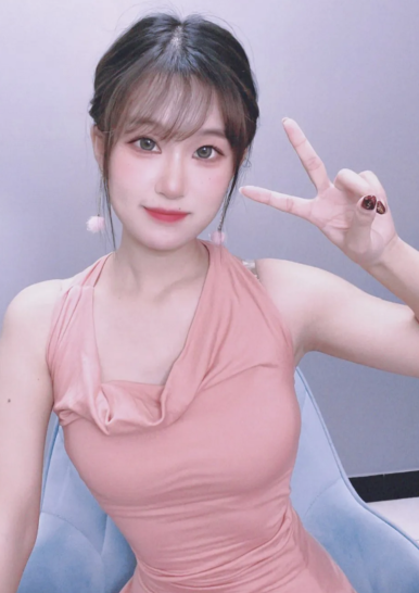 斗鱼助眠主播桃桃奶冻咩飞机火箭